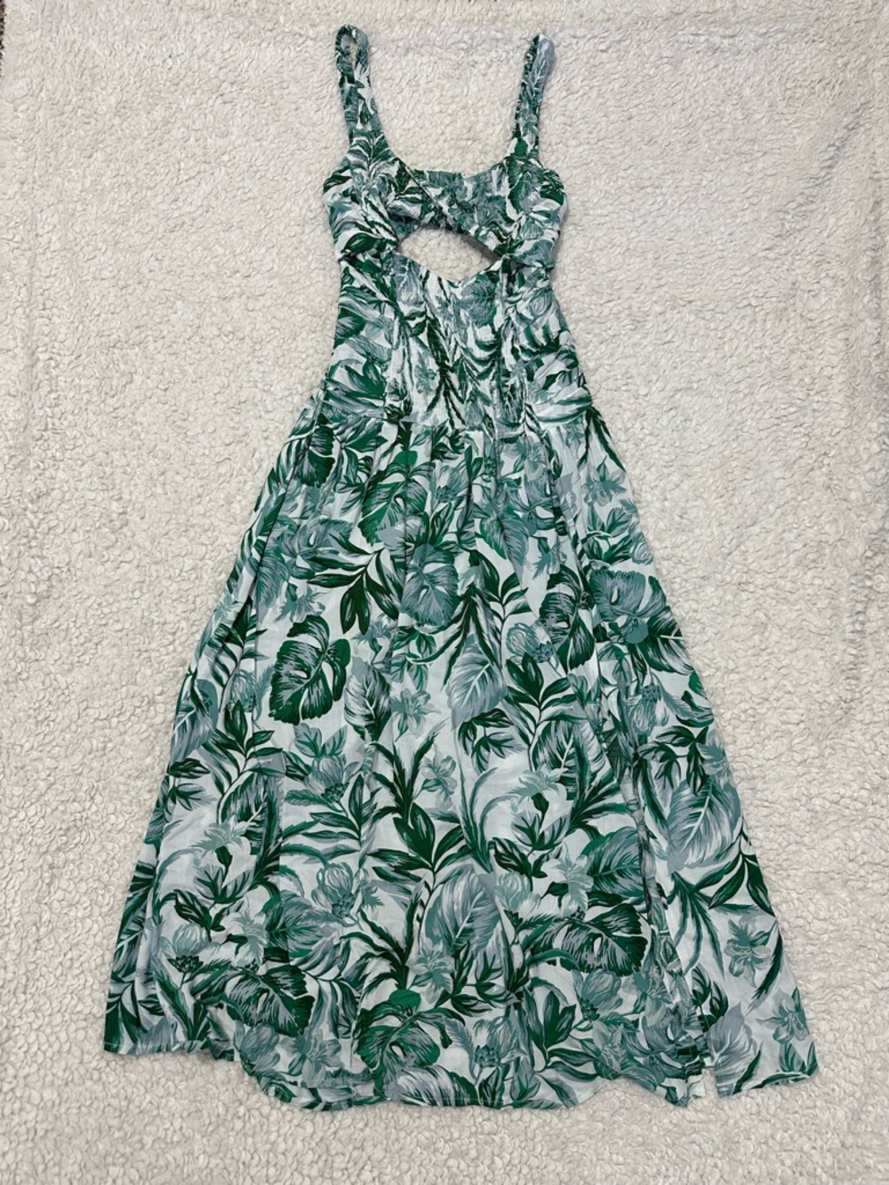 Selfie Leslie Green and White Tropical Maxi Dress
